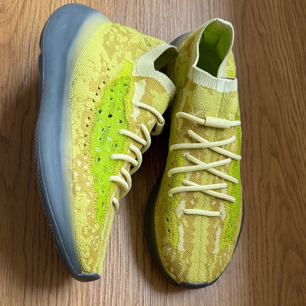 Adidas Yeezy Boost 380 "Hylte Glow" FZ4990 NWOT